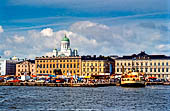 Helsinki - veduta della citt su cui spicca l'imponente Cattedrale luterana. 